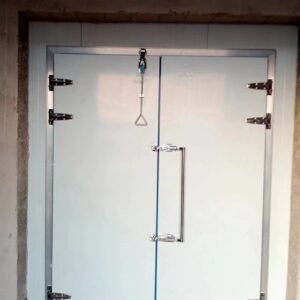 cold-storage-door-double-hinged